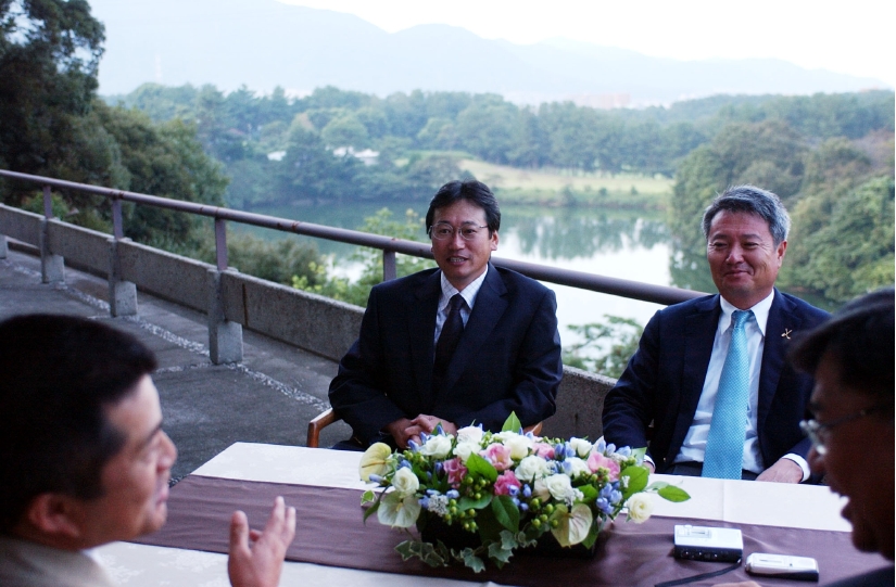 座談会1.jpg